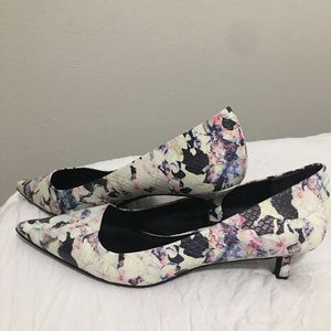 Floral pointed toe kitten heels 2 inch